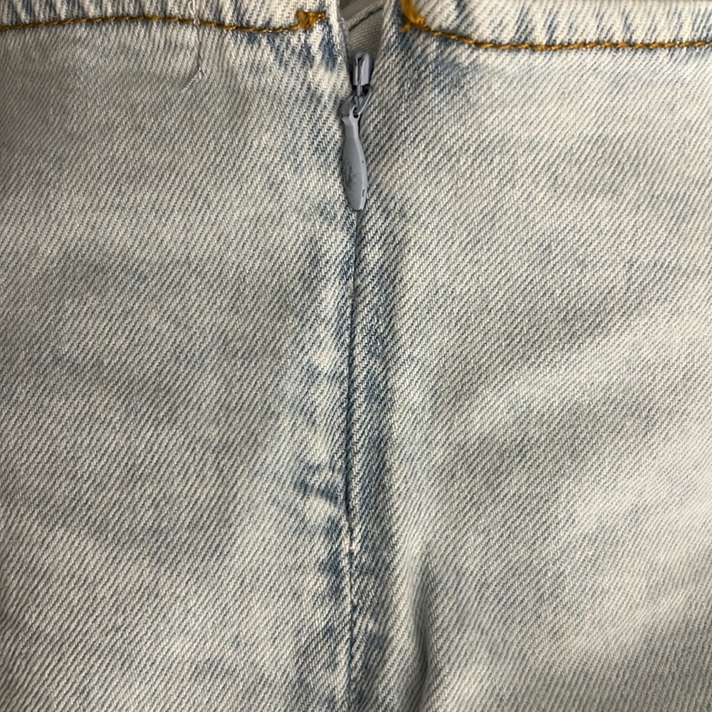 WeWoreWhat NWT Women’s denim cut out skirt, Med/Sm sizes. Waist belt adjustable - Picture 9 of 9